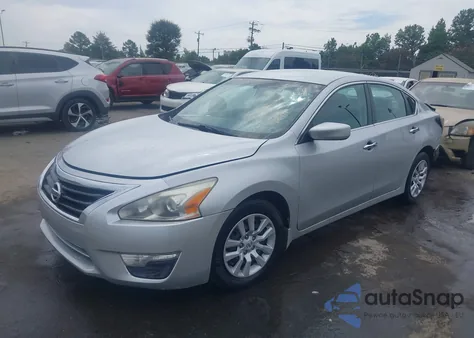 2015 Nissan Altima 2.5 S from USA, damaged, VIN 1N4AL3AP5FC189136